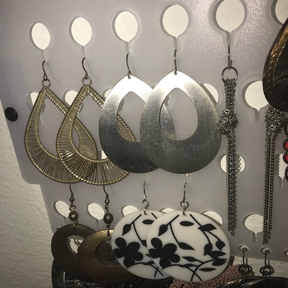 All Earrings - Picture 5 of 5